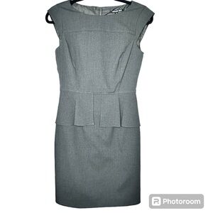 Gianni Bini gray peplum dress w/cap sleeves Women’s size 2 | Y-7